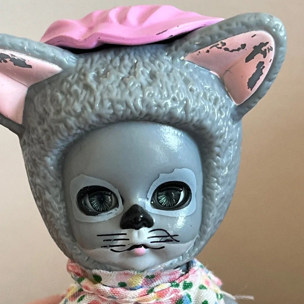 Vintage Madame Alexander Grey Cat Doll Floral Dress Pink‎ Bonnet CNA Marked 5